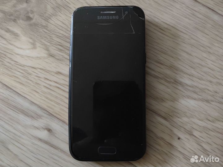 Samsung Galaxy A3 (2017) SM-A320F/DS, 2/16 ГБ
