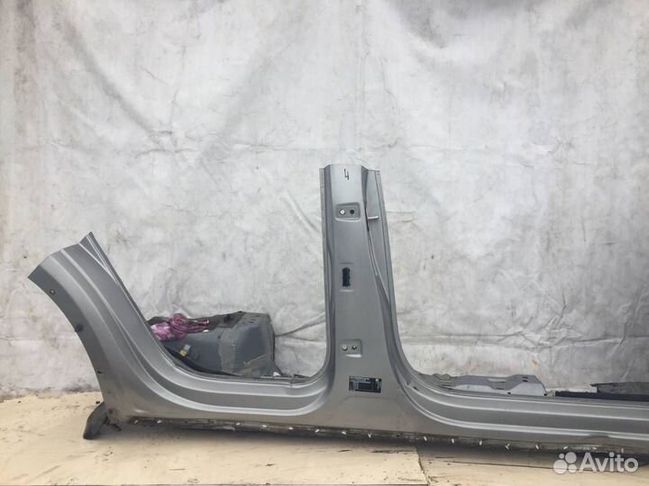 Порог со стойкой правый Volkswagen Tiguan