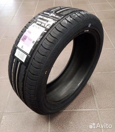 Royal Black Royal Performance 195/45 R16