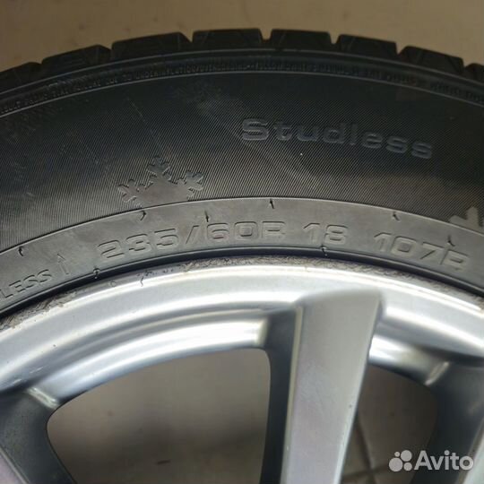 Kumho I'Zen KW31 235/60 R18 107D