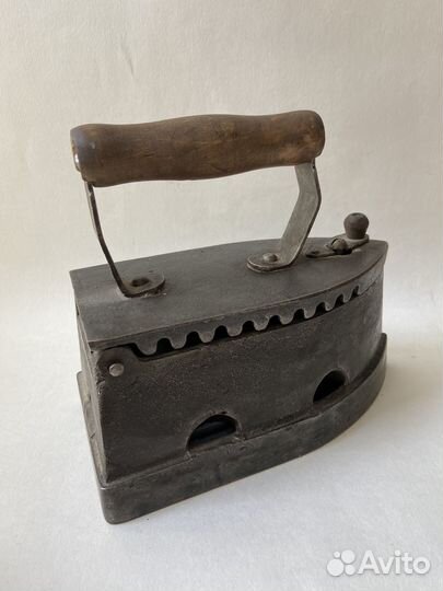 Угольный утюг СССР. С клеймом якорь. Чугунный