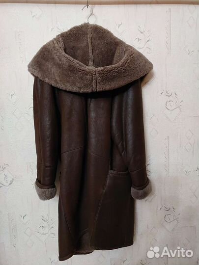 Дубленка натуральная женская с капюшоном