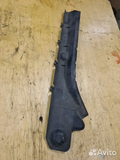 Пыльник крыла правый Mercedes-Benz S-Klass седан