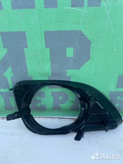 Накладка противотуманной фары левая Toyota Camry