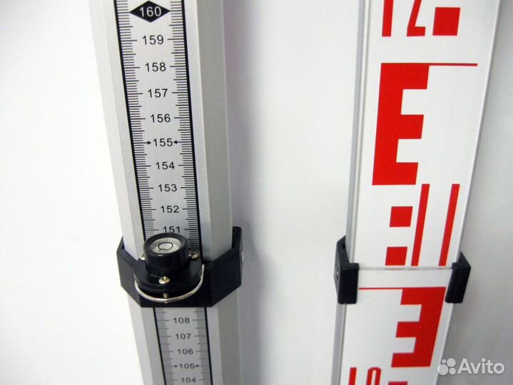 Рейка нивелирная телескопическая 3 метра в чехле-п