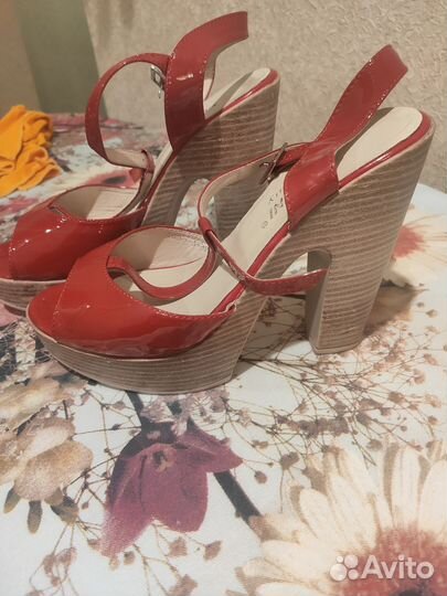 Босоножки женские 39 размер красные