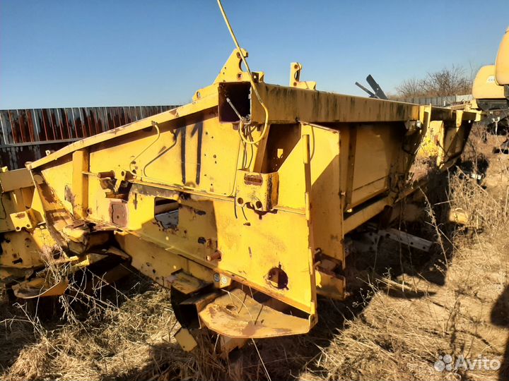 Запчасти на комбайн нью холланд сх840