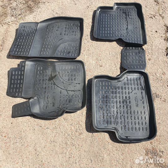 Коврики резиновые Mazda 3,коврик багажника
