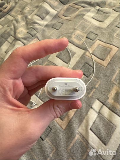 Зарядное устройство для iPhone