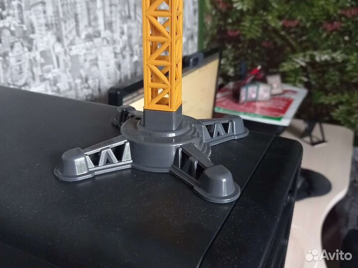 Башенный кран игрушка