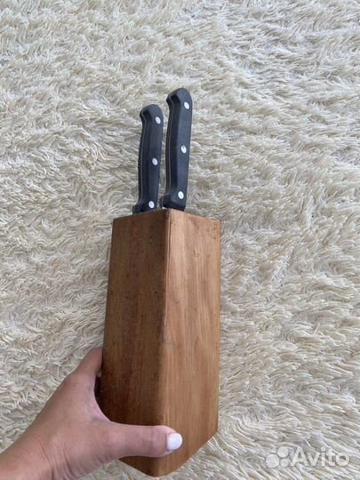 Два ножа с подставкой