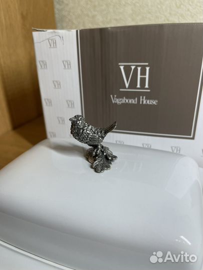 Новая масленка Vagabond House, птичья трель