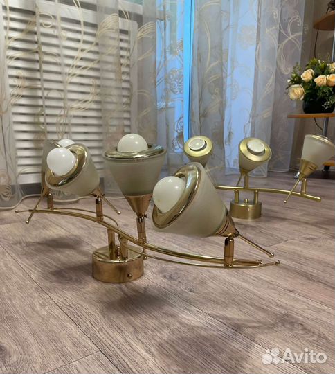 Продается люстра