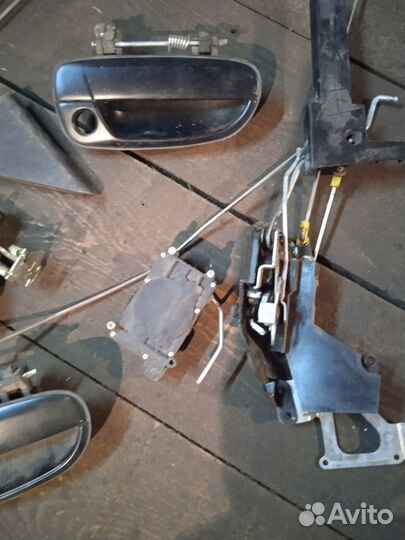 Замок двери на Hyndai Accent