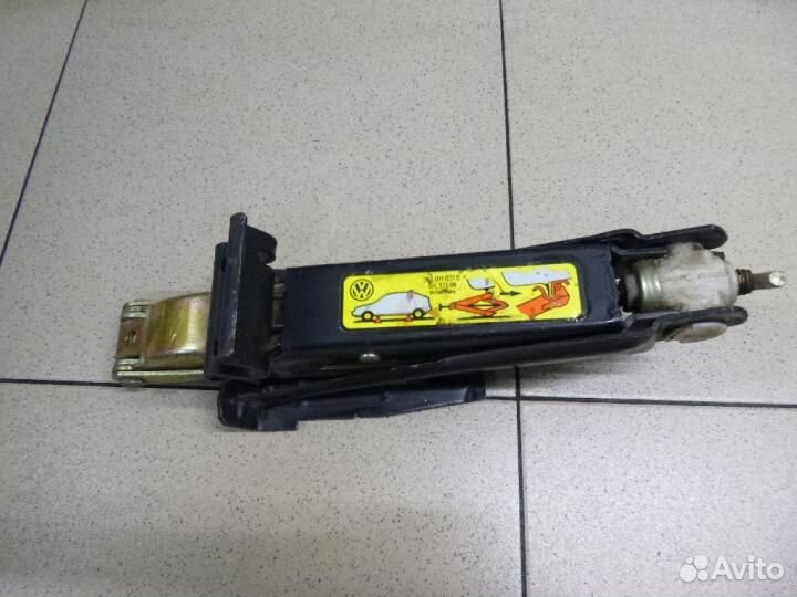 Домкрат механический для VAG 357011031