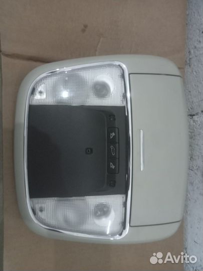 Плафон, светильник салона jeep grand Cherokee wk2