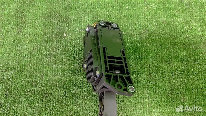 Педаль газа электронная Skoda Fabia 5J 2010