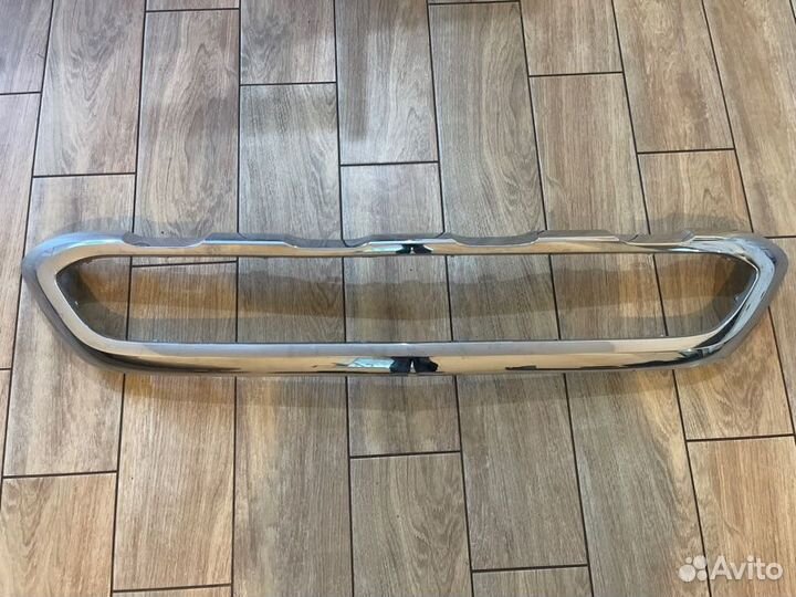 Накладка переднего бампера передняя Mercedes Benz