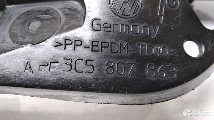 Кронштейн бампера задний Volkswagen Passat B6 2.0