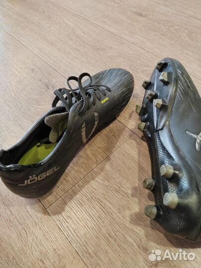 Футбольные бутсы