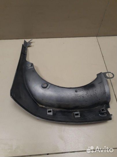 Накладка двери багажника правая верхняя 2006