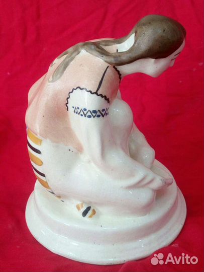 Девушка с ягненком.Константиновский завод