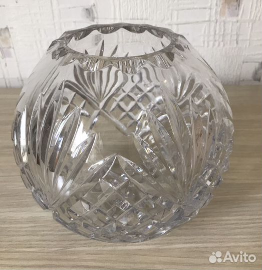 Хрустальная ваза