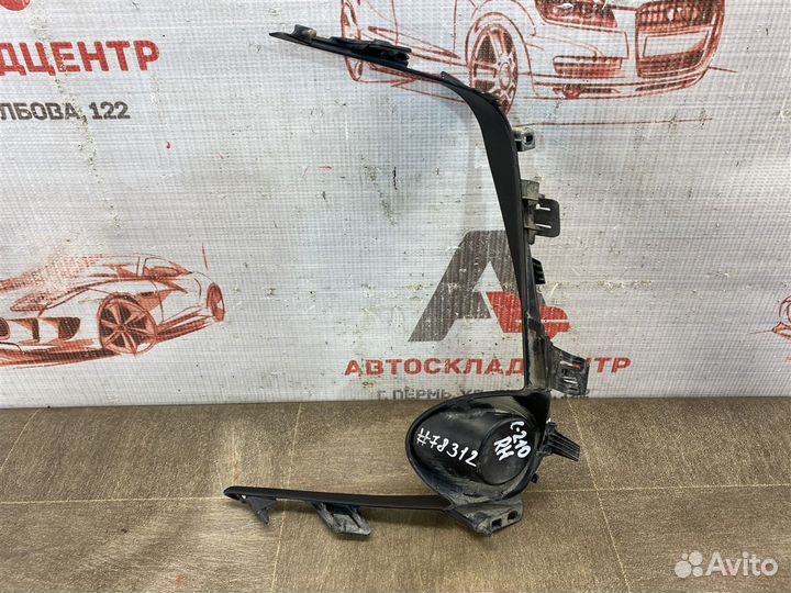 Заглушка противотуманной фары правая Toyota C210