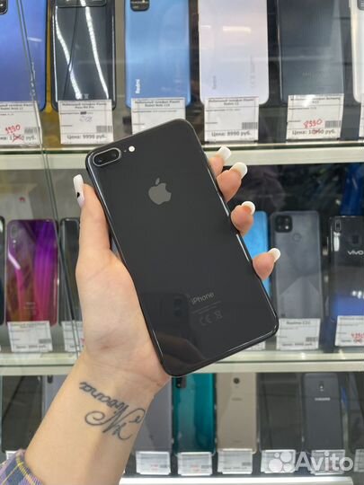 iPhone 8 Plus, 64 ГБ