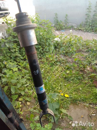 Передние амортизаторы Мерседес w211