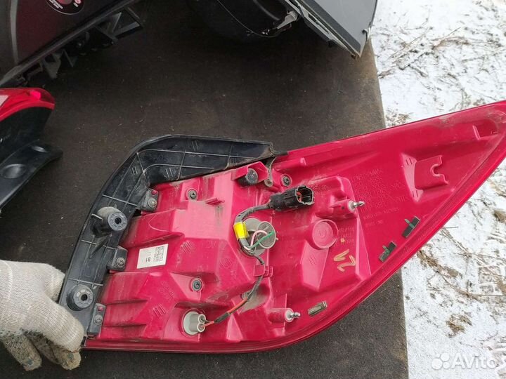 Задний левый KIA sportage 3