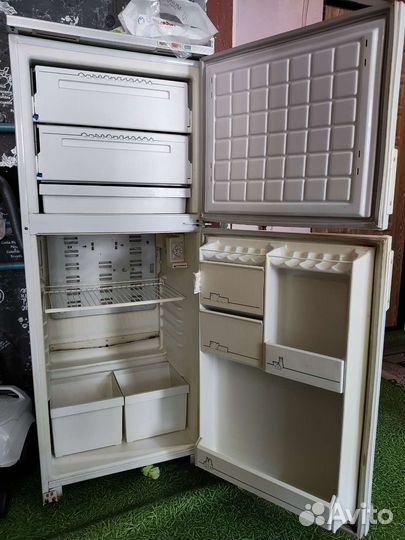 Холодильник бирюса