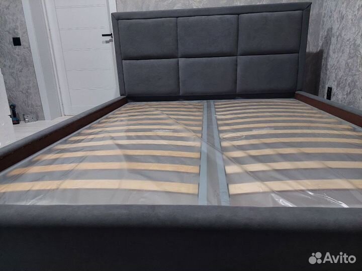 Мягкая кровать