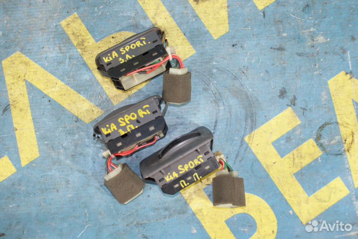 Кнопка стеклоподъемника KIA Sportage