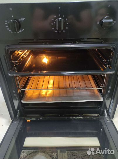 Газовый духовой шкаф б/у -DeLonghi FGN 4 RUS