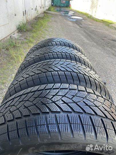 Goodyear UltraGrip Performance SUV Gen-1 255/50 R19 107V