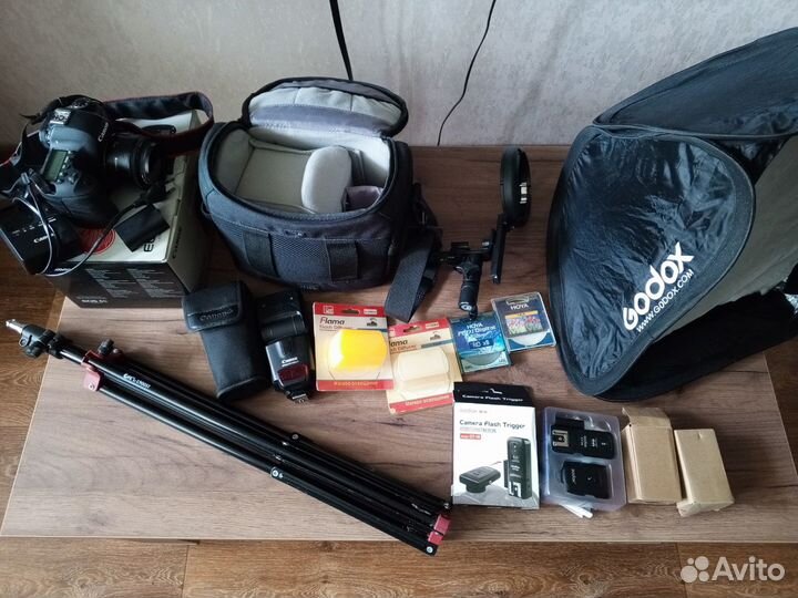 Зеркальный фотоаппарат Canon EOS 6D EF 50mm f/1.8