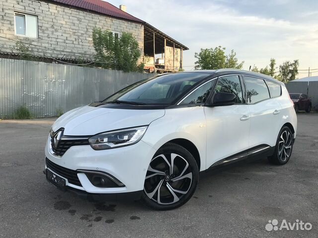 Renault Grand Scenic 1.3 AMT, 2018, 133 289 км с пробегом, цена 2100000 руб.