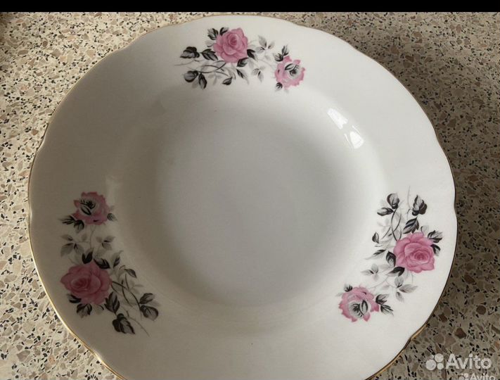 Тарелки глубокие и мелкие 22 см производство japan