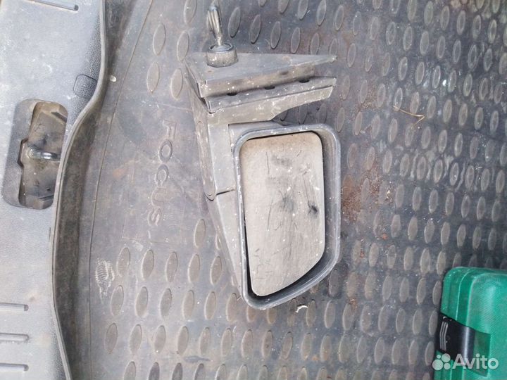 Зеркало заднего вида