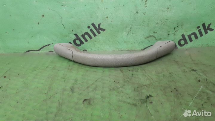 Ручка внутренняя потолочная Nissan Bluebird