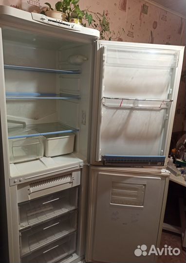 Холодильник двухкамерный б/у