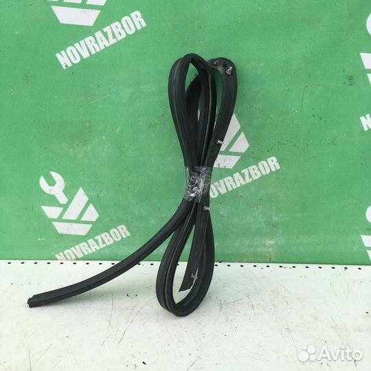 Уплотнитель двери Опель Корса Д