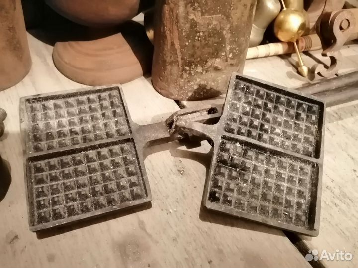 Старинная вафельница