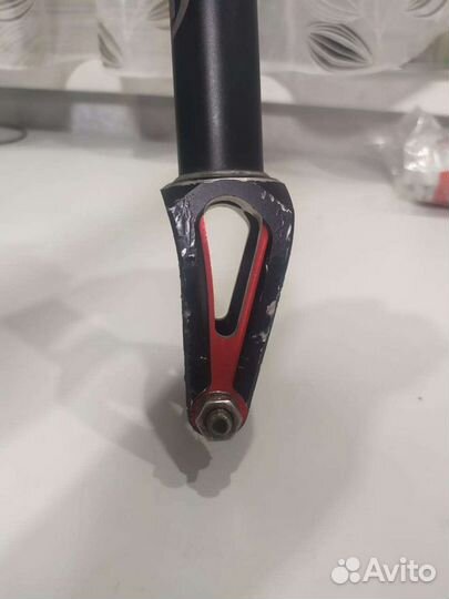 Вилка и зажим