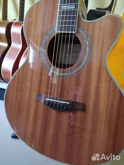 Акустическая гитара