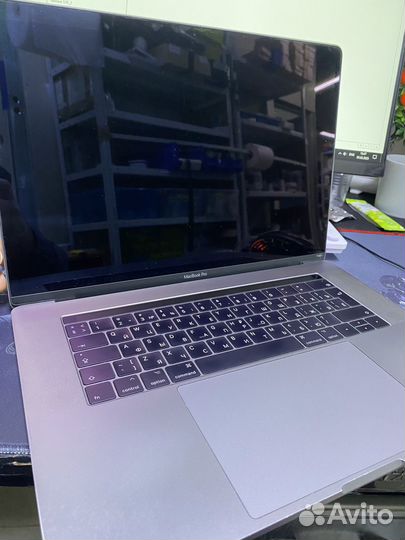 Apple macbook pro 15 2017 Tachbar 512/16
