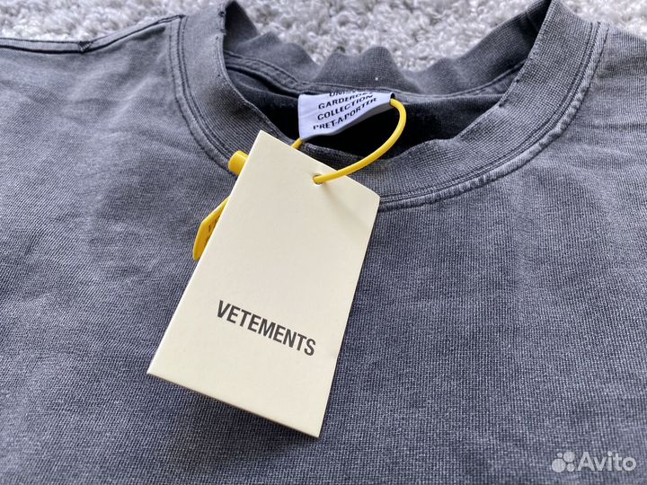 Футболка vetements hello