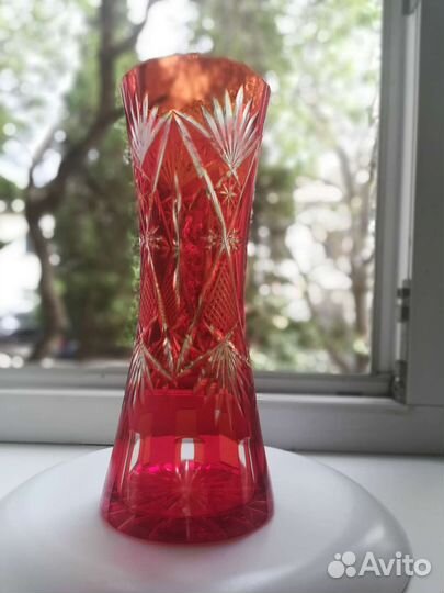 Вазы из цветного стекла