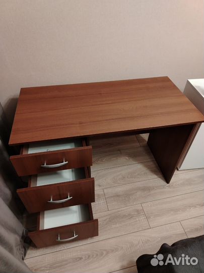 Стол офисный